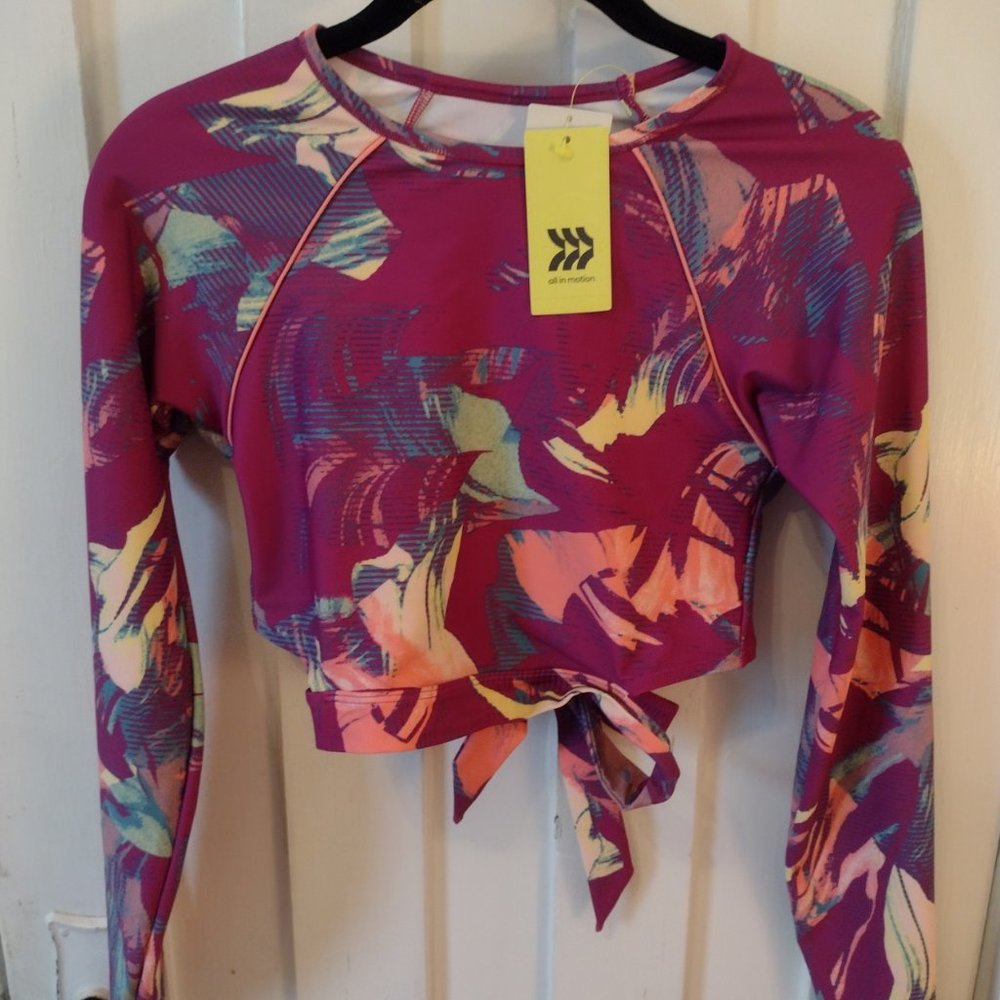 Cropped rash guard